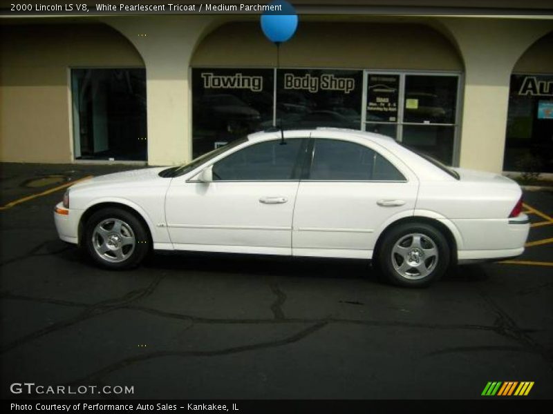 White Pearlescent Tricoat / Medium Parchment 2000 Lincoln LS V8