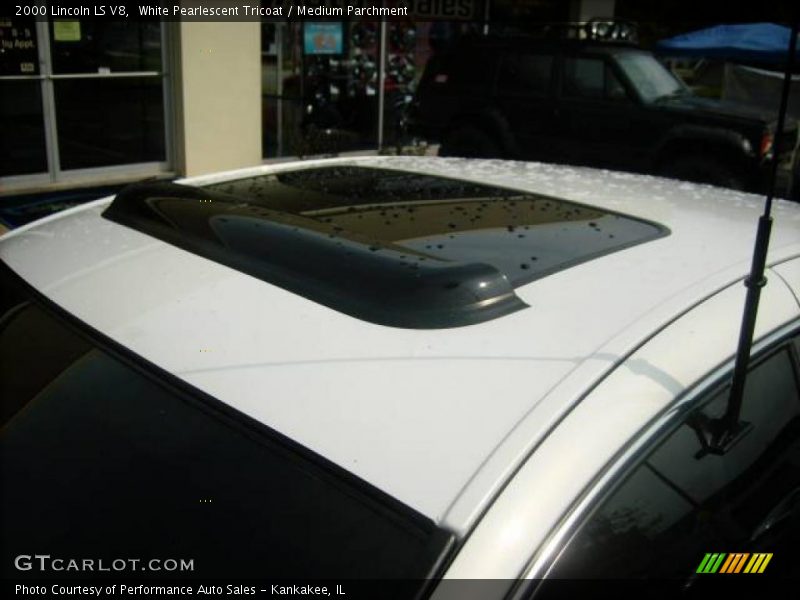 White Pearlescent Tricoat / Medium Parchment 2000 Lincoln LS V8