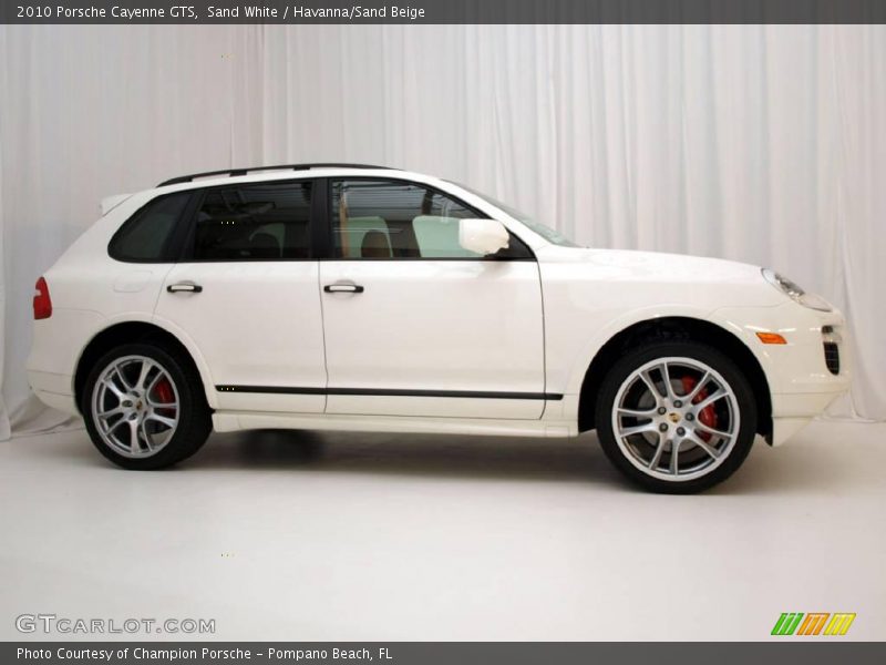 Sand White / Havanna/Sand Beige 2010 Porsche Cayenne GTS