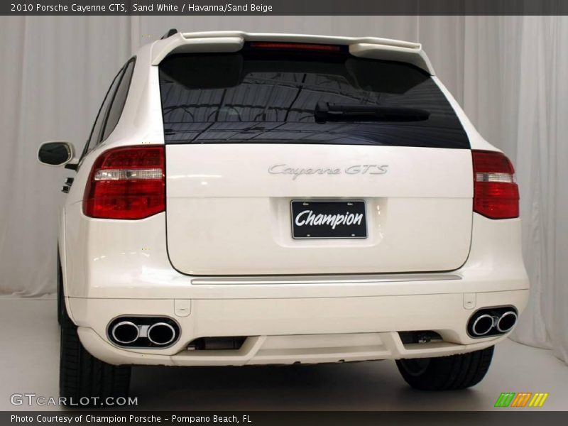 Sand White / Havanna/Sand Beige 2010 Porsche Cayenne GTS