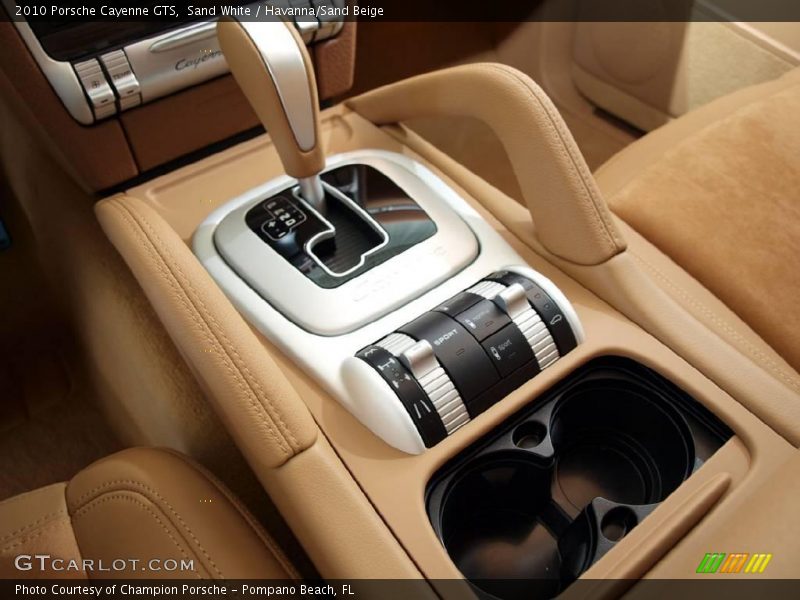 Sand White / Havanna/Sand Beige 2010 Porsche Cayenne GTS