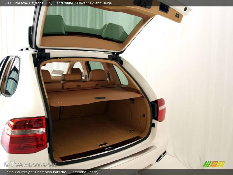 Sand White / Havanna/Sand Beige 2010 Porsche Cayenne GTS