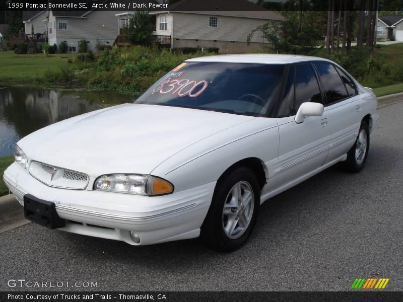 Arctic White / Dark Pewter 1999 Pontiac Bonneville SE