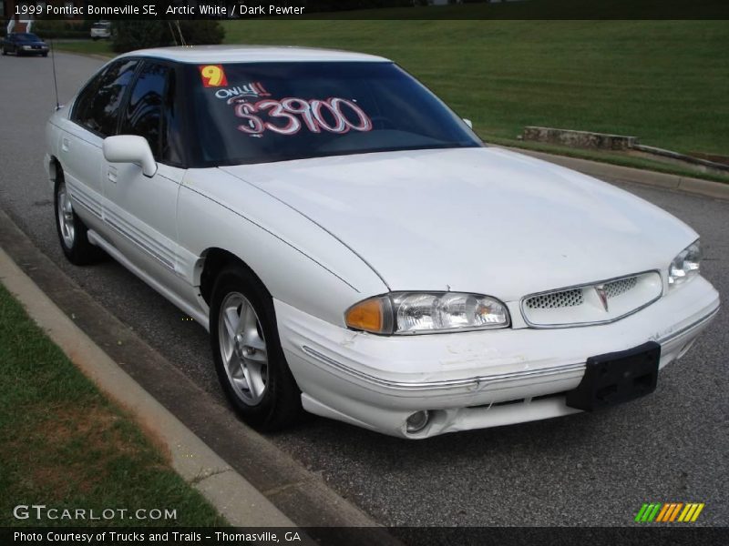 Arctic White / Dark Pewter 1999 Pontiac Bonneville SE