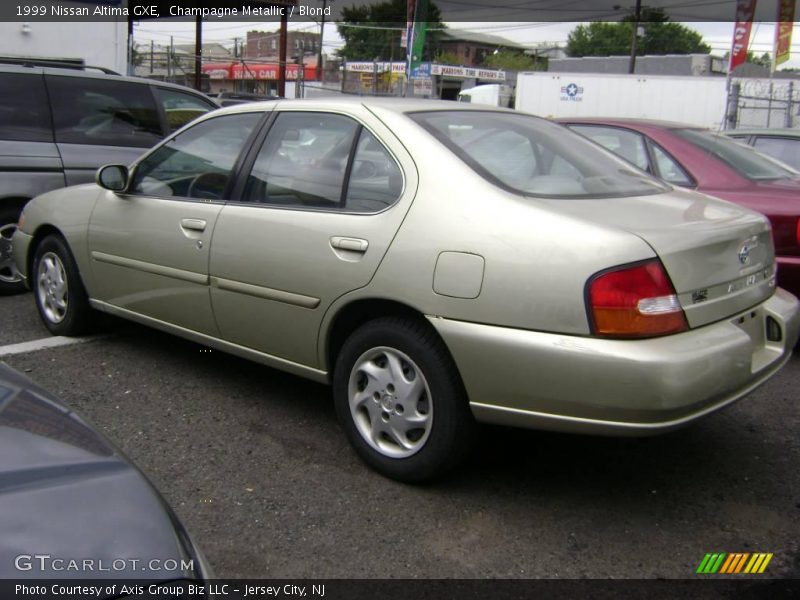 Champagne Metallic / Blond 1999 Nissan Altima GXE