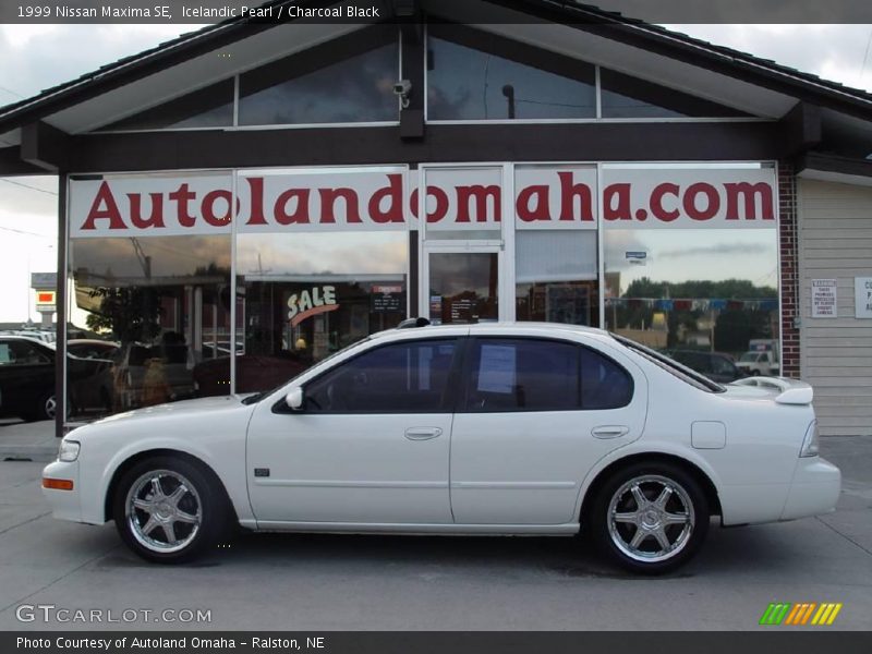 Icelandic Pearl / Charcoal Black 1999 Nissan Maxima SE