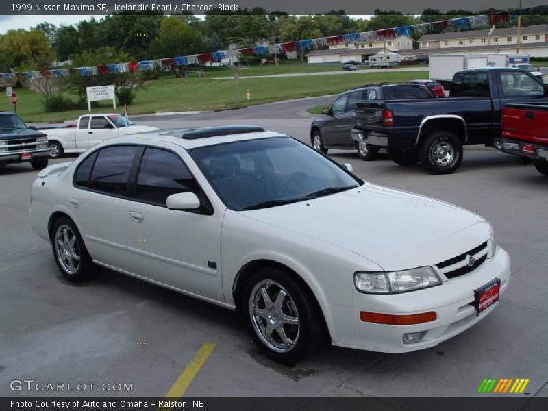 Icelandic Pearl / Charcoal Black 1999 Nissan Maxima SE