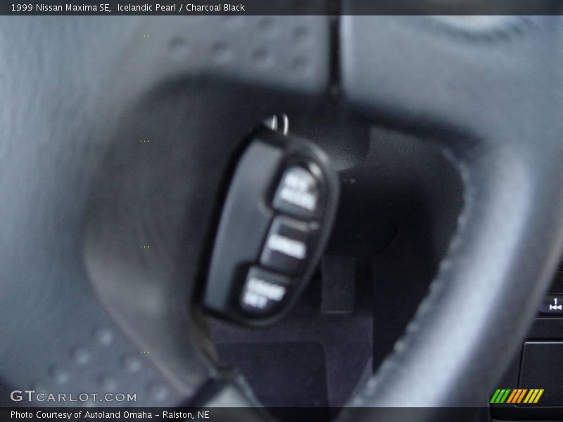 Icelandic Pearl / Charcoal Black 1999 Nissan Maxima SE