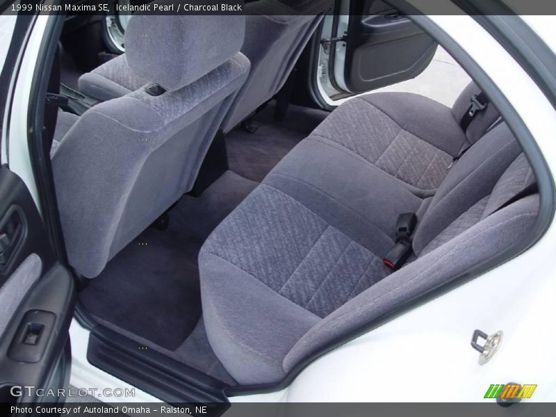 Icelandic Pearl / Charcoal Black 1999 Nissan Maxima SE