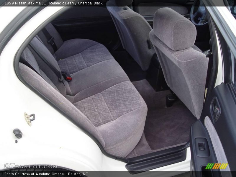 Icelandic Pearl / Charcoal Black 1999 Nissan Maxima SE