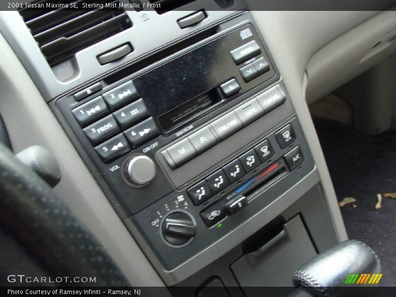 Sterling Mist Metallic / Frost 2001 Nissan Maxima SE