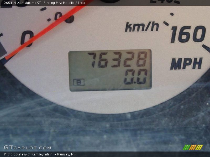 Sterling Mist Metallic / Frost 2001 Nissan Maxima SE