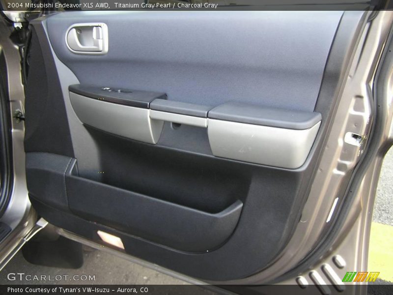 Titanium Gray Pearl / Charcoal Gray 2004 Mitsubishi Endeavor XLS AWD