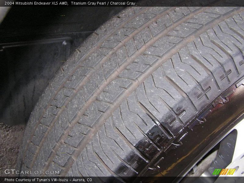 Titanium Gray Pearl / Charcoal Gray 2004 Mitsubishi Endeavor XLS AWD