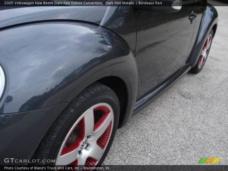 Dark Flint Metallic / Bordeaux Red 2005 Volkswagen New Beetle Dark Flint Edition Convertible