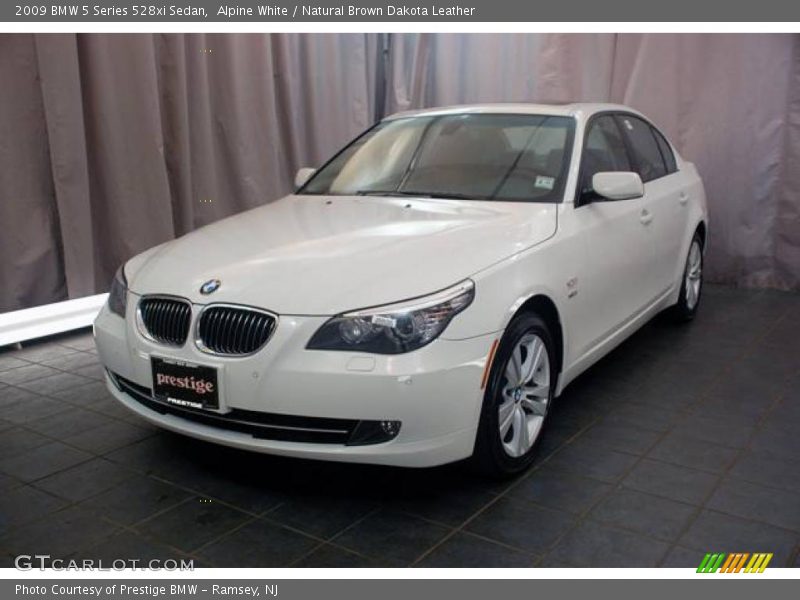 Alpine White / Natural Brown Dakota Leather 2009 BMW 5 Series 528xi Sedan