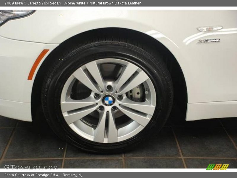 Alpine White / Natural Brown Dakota Leather 2009 BMW 5 Series 528xi Sedan