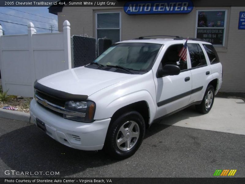 Summit White / Light Gray 2005 Chevrolet TrailBlazer LS 4x4