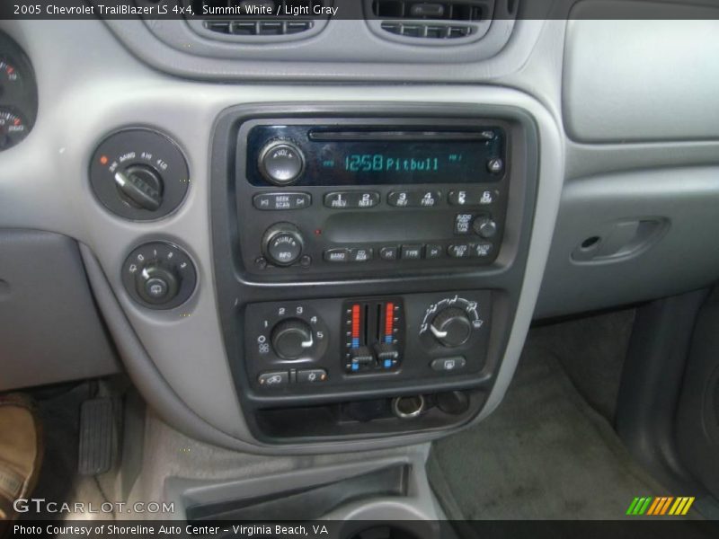 Summit White / Light Gray 2005 Chevrolet TrailBlazer LS 4x4
