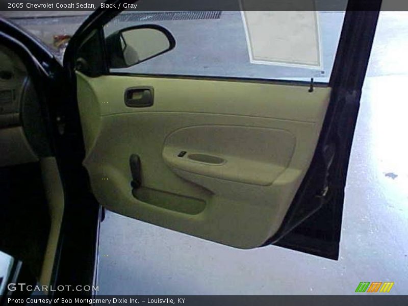 Black / Gray 2005 Chevrolet Cobalt Sedan