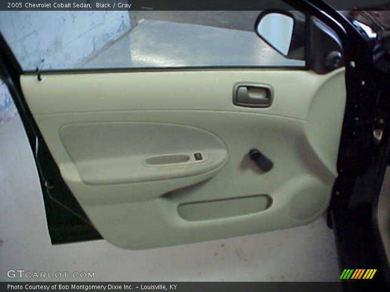 Black / Gray 2005 Chevrolet Cobalt Sedan