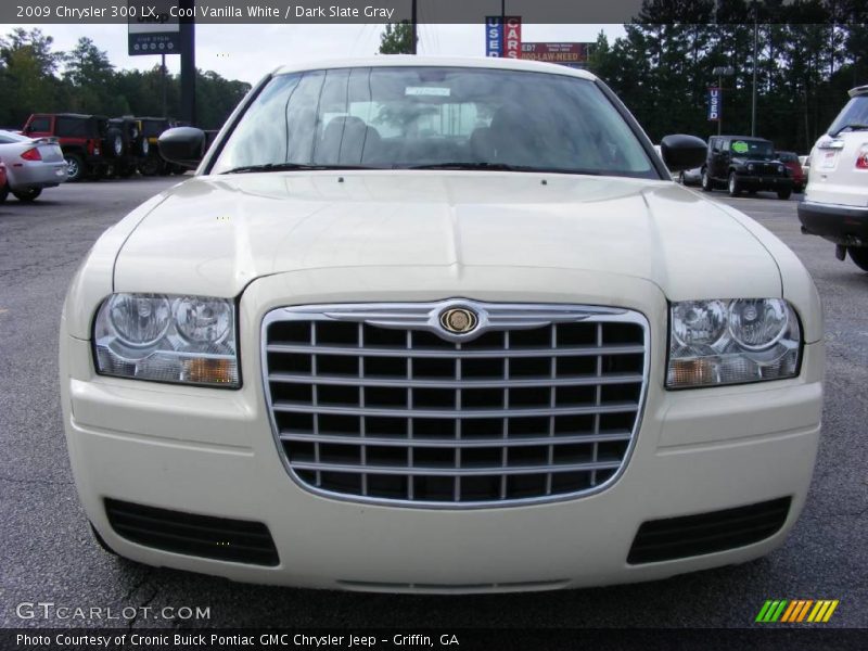 Cool Vanilla White / Dark Slate Gray 2009 Chrysler 300 LX