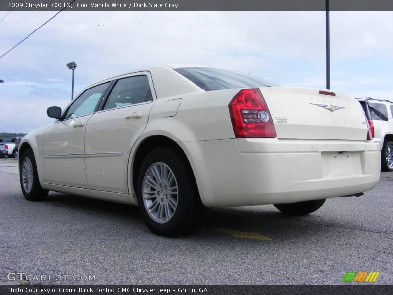 Cool Vanilla White / Dark Slate Gray 2009 Chrysler 300 LX