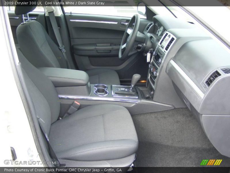 Cool Vanilla White / Dark Slate Gray 2009 Chrysler 300 LX