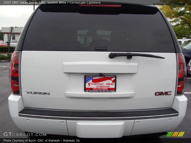 Summit White / Cocoa/Light Cashmere 2007 GMC Yukon Denali AWD