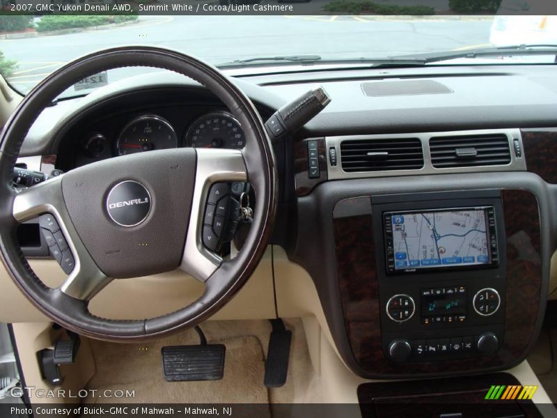 Summit White / Cocoa/Light Cashmere 2007 GMC Yukon Denali AWD
