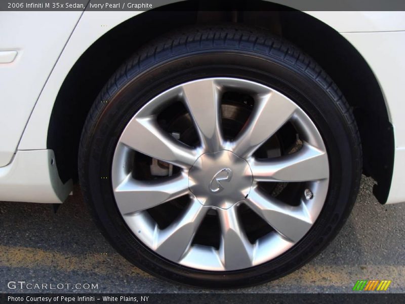 Ivory Pearl / Graphite 2006 Infiniti M 35x Sedan