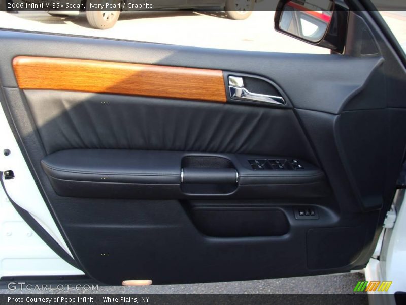 Ivory Pearl / Graphite 2006 Infiniti M 35x Sedan