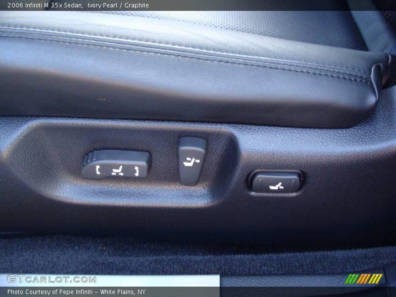 Ivory Pearl / Graphite 2006 Infiniti M 35x Sedan