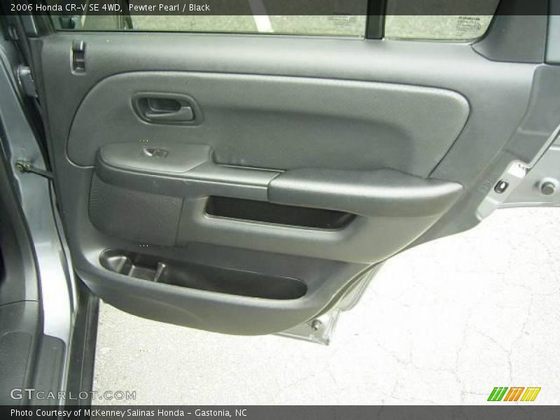 Pewter Pearl / Black 2006 Honda CR-V SE 4WD