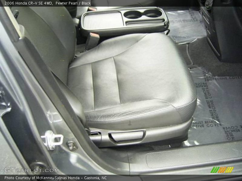 Pewter Pearl / Black 2006 Honda CR-V SE 4WD