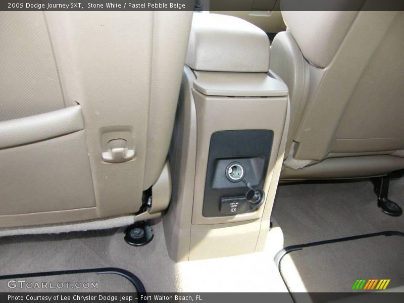 Stone White / Pastel Pebble Beige 2009 Dodge Journey SXT