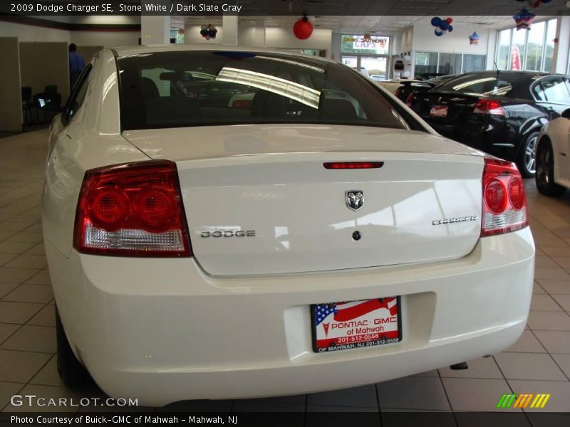 Stone White / Dark Slate Gray 2009 Dodge Charger SE