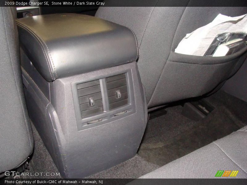 Stone White / Dark Slate Gray 2009 Dodge Charger SE