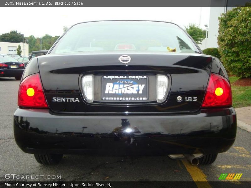 Blackout / Sage 2005 Nissan Sentra 1.8 S