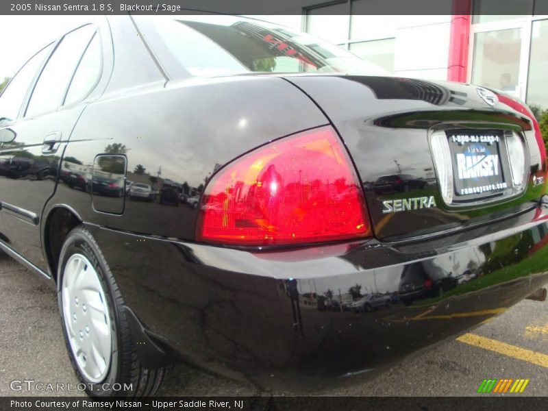 Blackout / Sage 2005 Nissan Sentra 1.8 S