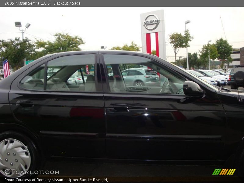 Blackout / Sage 2005 Nissan Sentra 1.8 S