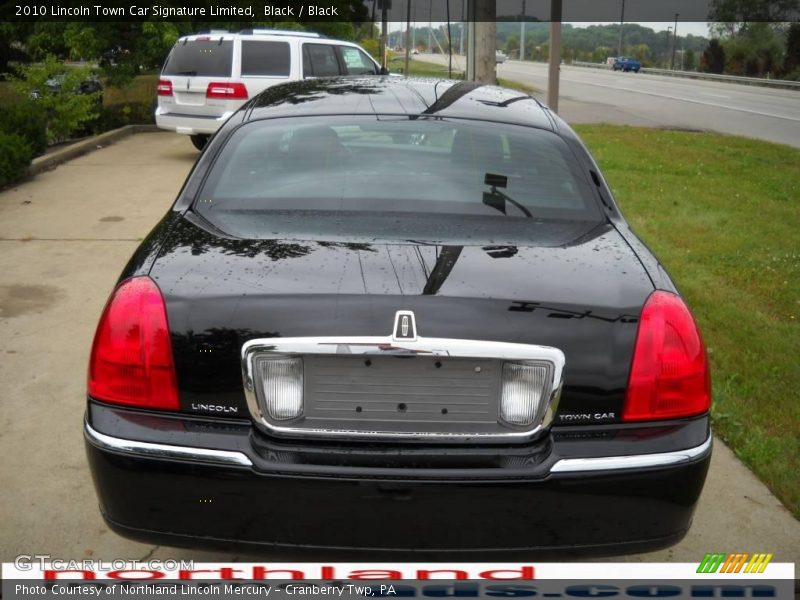 Black / Black 2010 Lincoln Town Car Signature Limited