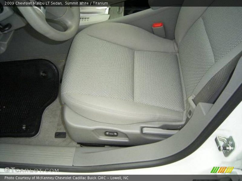 Summit White / Titanium 2009 Chevrolet Malibu LT Sedan