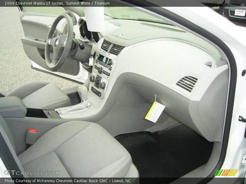 Summit White / Titanium 2009 Chevrolet Malibu LT Sedan