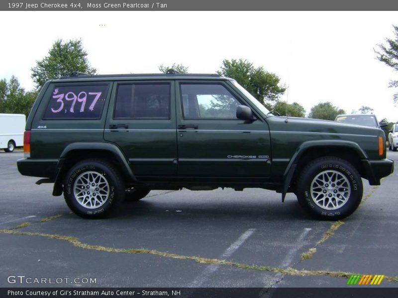 Moss Green Pearlcoat / Tan 1997 Jeep Cherokee 4x4