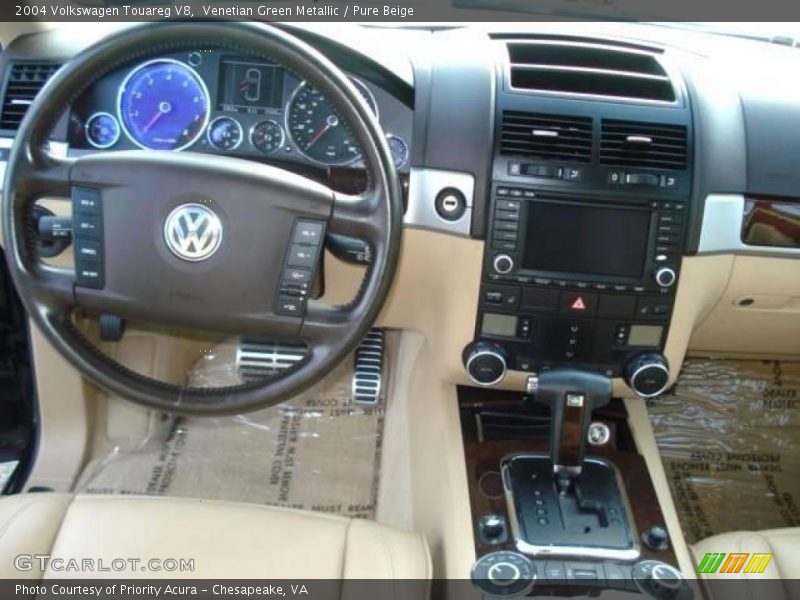 Venetian Green Metallic / Pure Beige 2004 Volkswagen Touareg V8
