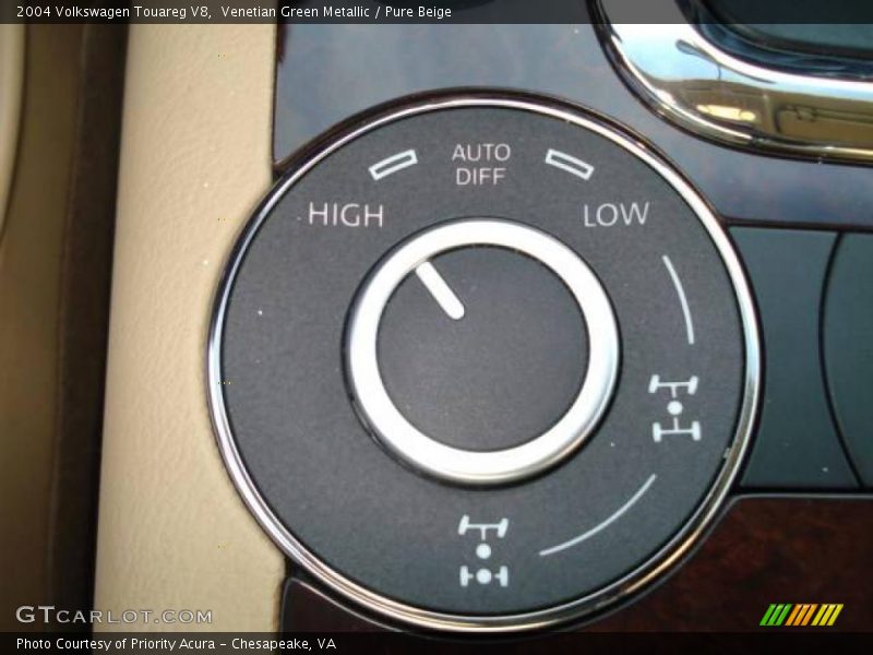 Venetian Green Metallic / Pure Beige 2004 Volkswagen Touareg V8