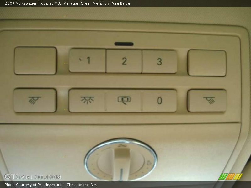 Venetian Green Metallic / Pure Beige 2004 Volkswagen Touareg V8