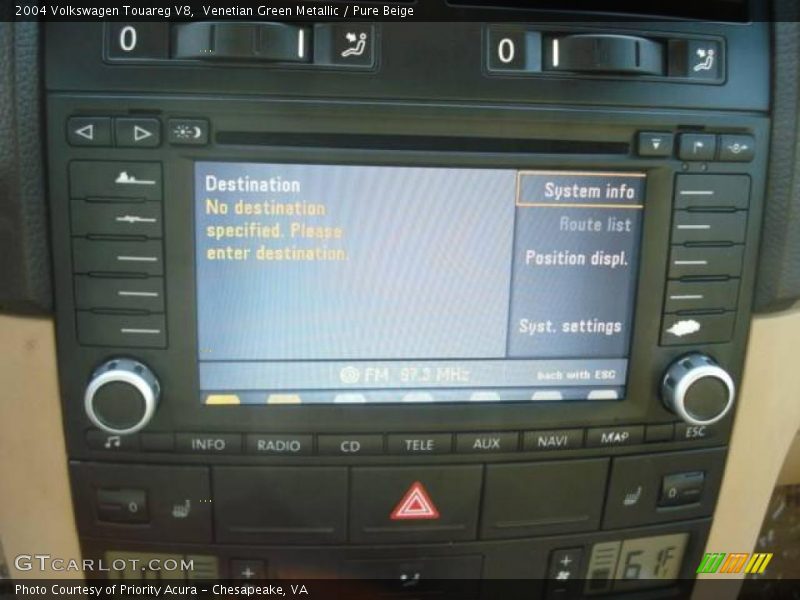 Venetian Green Metallic / Pure Beige 2004 Volkswagen Touareg V8