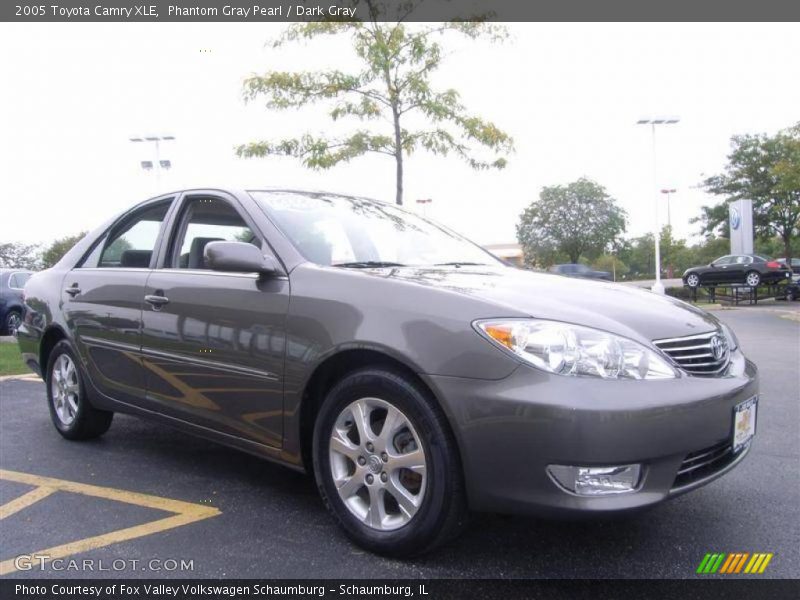 Phantom Gray Pearl / Dark Gray 2005 Toyota Camry XLE
